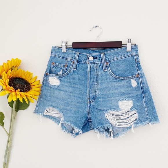 NEW Levi’s 501 High Rise Distress Shorts - Picture 5 of 11